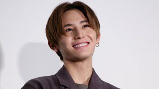 山田涼介のキュートなスマイル!『記憶屋 あなたを忘れない』公開記念舞台あいさつ