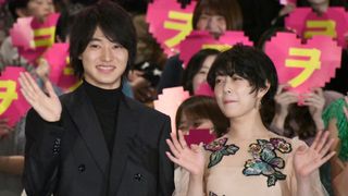 高畑充希&山崎賢人がジェスチャーゲームに挑戦!『ヲタクに恋は難しい』初日舞台あいさつ