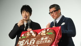 佐々木蔵之介＆中井貴一、バレンタインチョコをパクリ！