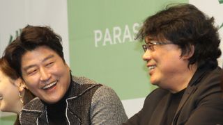 『パラサイト』ポン・ジュノ監督&ソン・ガンホ、韓国凱旋に満面の笑み!