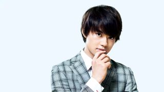 佐野勇斗、初の刑事役&スーツ姿がかっこよすぎる!ドラマ「俺たちはあぶなくない~クールにさぼる刑事たち」