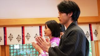 中村倫也＆石橋静河、神社でヒット祈願！