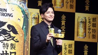 生田斗真のすてきな笑顔! 「麒麟特製レモンサワー」記念イベント