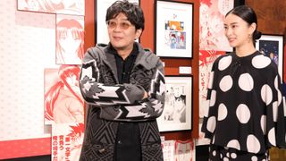 武井咲&大友啓史監督「25周年記念 るろうに剣心展」を観覧