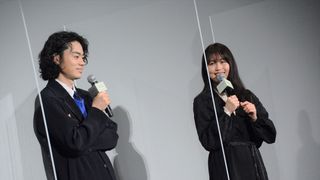 菅田将暉&有村架純、黒の装いで登場!「はな恋」トーク