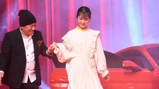 浜辺美波がもらい泣き…『名探偵コナン 緋色の弾丸』完成披露