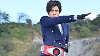 藤岡弘、の息子・真威人が1号に変身!『仮面ライダー ビヨンド・ジェネレーションズ』場面カット