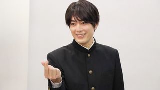 間宮祥太朗の指ハート!ドラマ「ナンバMG5」より