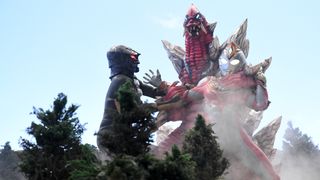 スフィアレッドキング襲来!「ウルトラマンデッカー」9月放送回の場面写真