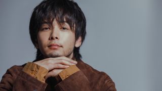 中村倫也、撮りおろしインタビューカット