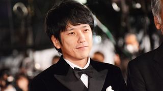 二宮和也、タキシード姿がかっこよすぎ!東京国際映画祭レッドカーペット登場