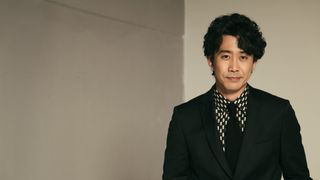 大泉洋、黒の装いで…インタビュー撮りおろしカット【7枚】