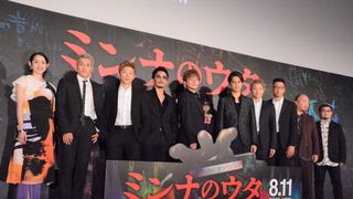 白濱亜嵐、片寄涼太らGENERATIONSが黒スーツで登壇！主演ホラー『ミンナのウタ』完成披露の模様