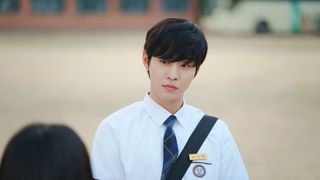 制服姿のアン・ヒョソプ！「いつかの君に」場面写真