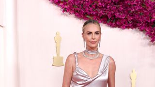 シャーリーズ・セロンらアラフィフ以上の美魔女たち