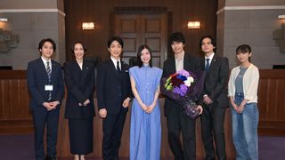 「アンチヒーロー」miletが撮影現場を訪問！長谷川博己、北村匠海らとの集合ショット