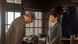 穂高(小林薫)が頭を下げる…「虎に翼」第70回の場面写真