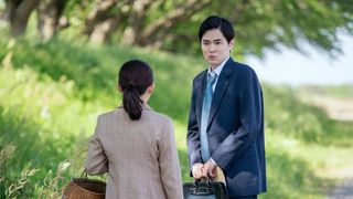 高瀬(望月歩)は声をかけられ…「虎に翼」第79回の場面写真