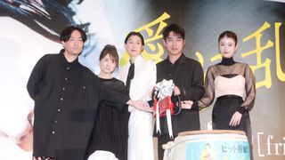 馬場ふみか、シースルーの装いで魅了！江口のりこ、小泉孝太郎らと『愛に乱暴』完成披露
