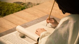 「光る君へ」紫式部（吉高由里子）の書道シーン
