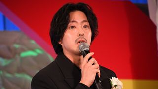 若葉竜也、助演男優賞受賞に笑顔！「東京ドラマアウォード2024」授賞式