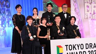 草なぎ剛、若葉竜也、正門良規、三谷幸喜ら「東京ドラマアウォード2024」集合写真