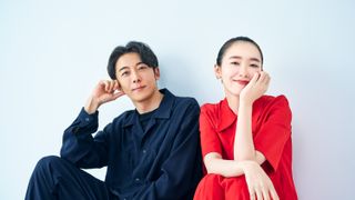 輝く笑顔!高橋一生&飯豊まりえ、撮りおろし<9枚>