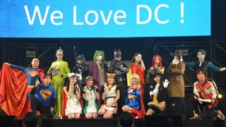 『スーパーマン』ジェームズ・ガン監督のコスプレイヤーも!「大阪コミコン2025」We Love DC ステージ