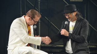 歴史的瞬間!ニコラス・ケイジ&大塚明夫がガッチリ握手「大阪コミコン2025」セレブステージ