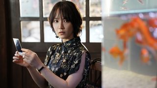 吉岡里帆、艶やか衣装で九龍の街を彷徨う…実写映画『九龍ジェネリックロマンス』場面写真