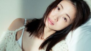 大人の色気がすごい…上戸彩の写真集「Midday Reverie(ミッドデイ・リヴァリー)」