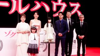 長澤まさみ、艶やかドレスで魅了!瀬戸康史らと『ドールハウス』ジャパンプレミア