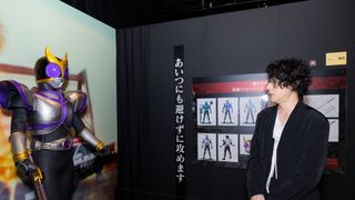 オダギリジョー、仮面ライダークウガと再会!25周年記念「超クウガ展」キャストプレミア内覧会