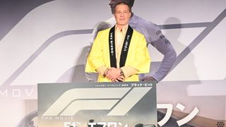 ブラッド・ピット、黄色の法被が似合う！映画『F1(R)／エフワン』来日舞台あいさつ