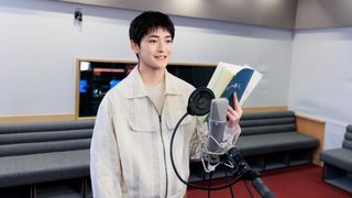 高橋文哉＆天海祐希、東野圭吾原作のアニメ映画『クスノキの番人』アフレコ姿が公開！