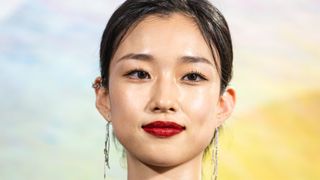 河合優実が美しいドレス姿で授賞式に！映画『旅と日々』ロカルノ国際映画祭で最高賞獲得