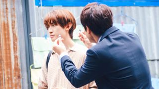 “両片想い”の二人が再会！森崎ウィン＆向井康二のラブストーリー『（LOVE SONG）』新場面写真6枚