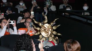 タローマンがファンサービス！重大発表が行われた『大長編　タローマン　万博大爆発』舞台挨拶