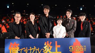 芦田愛菜、純白の美ドレスで阿部寛らと登壇！『俺ではない炎上』完成披露試写会