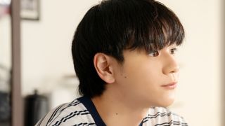 JO1豆原一成がコーヒーにこだわりを持つ大学生役に『富士山と、コーヒーと、しあわせの数式』新場面写真11点