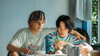 北村匠海が激変！闇ビジネスに手を染める若者描く『愚か者の身分』新場面写真＜10点＞