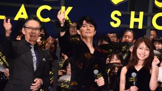福山雅治、有村架純らと華麗に登場!『ブラック・ショーマン』初日舞台挨拶