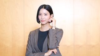 「仮面ライダーゼッツ」小貫莉奈、「ギーツ」アスリートキャラからクールな刑事に“変身”！撮り下ろしカット