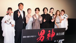 遠藤雄弥、彩凪翔、岩橋玄樹、須田亜香里ら巫女と撮影！『男神』初日舞台挨拶