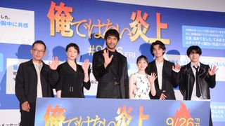 芦田愛菜、白の花柄ドレスで魅了！阿部寛＆長尾謙杜ら登壇『俺ではない炎上』公開前日祭