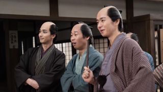 勝川春朗（くっきー！）と滝沢瑣吉（津田健次郎）がケンカに…「べらぼう」第40回場面写真