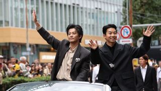 仲野太賀＆小栗旬、名古屋まつりにオープンカーで登場！大河ドラマ「豊臣兄弟！」PR