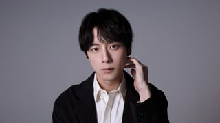 坂口健太郎のダーク＆ライト、2種撮りおろし＜7枚＞