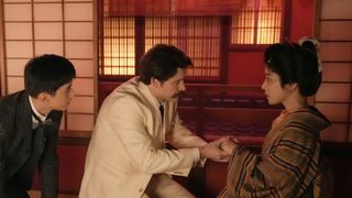 ヘブン（トミー・バストウ）がなみ（さとうほなみ）の手を握って…朝ドラ「ばけばけ」第6週「ドコ、モ、ジゴク。」第28回