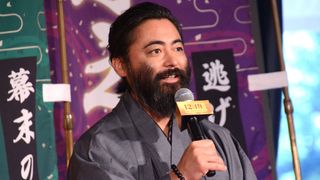 山田孝之、衝撃のひげ面で登場！『新解釈・幕末伝』新解釈決起会見